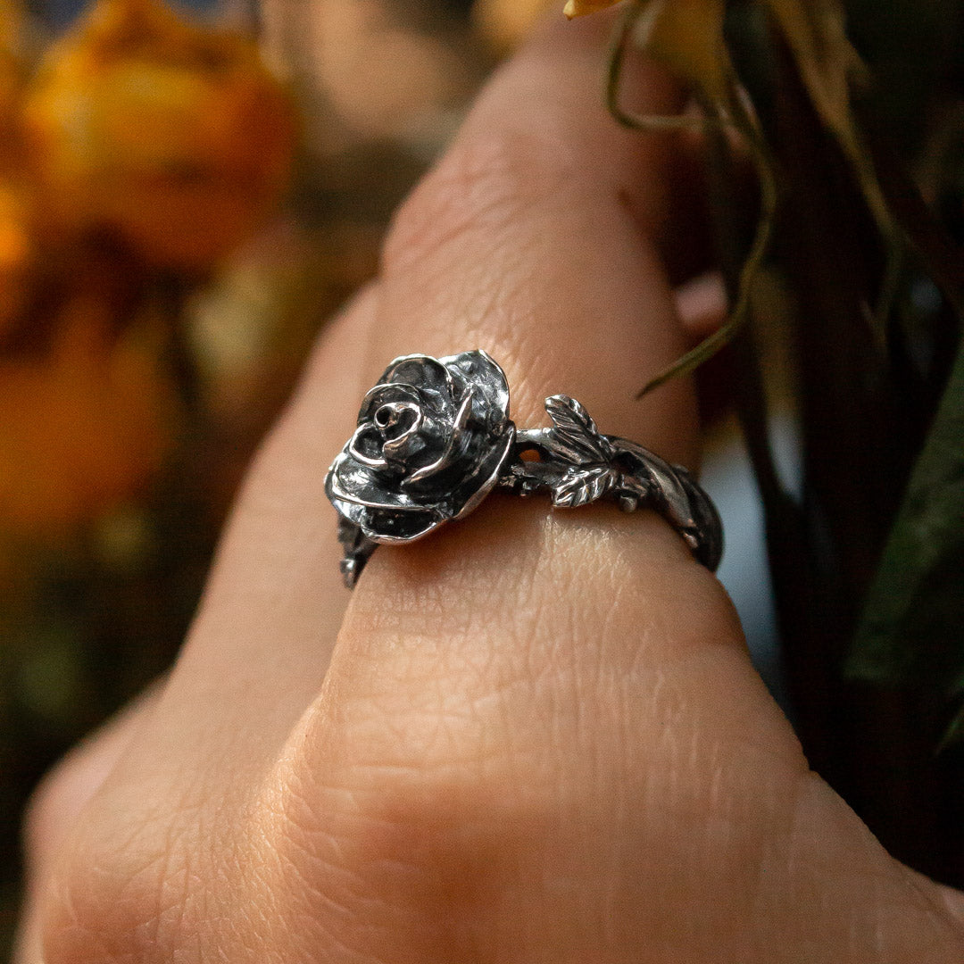 Anillo Rosa Grande plata envejecida