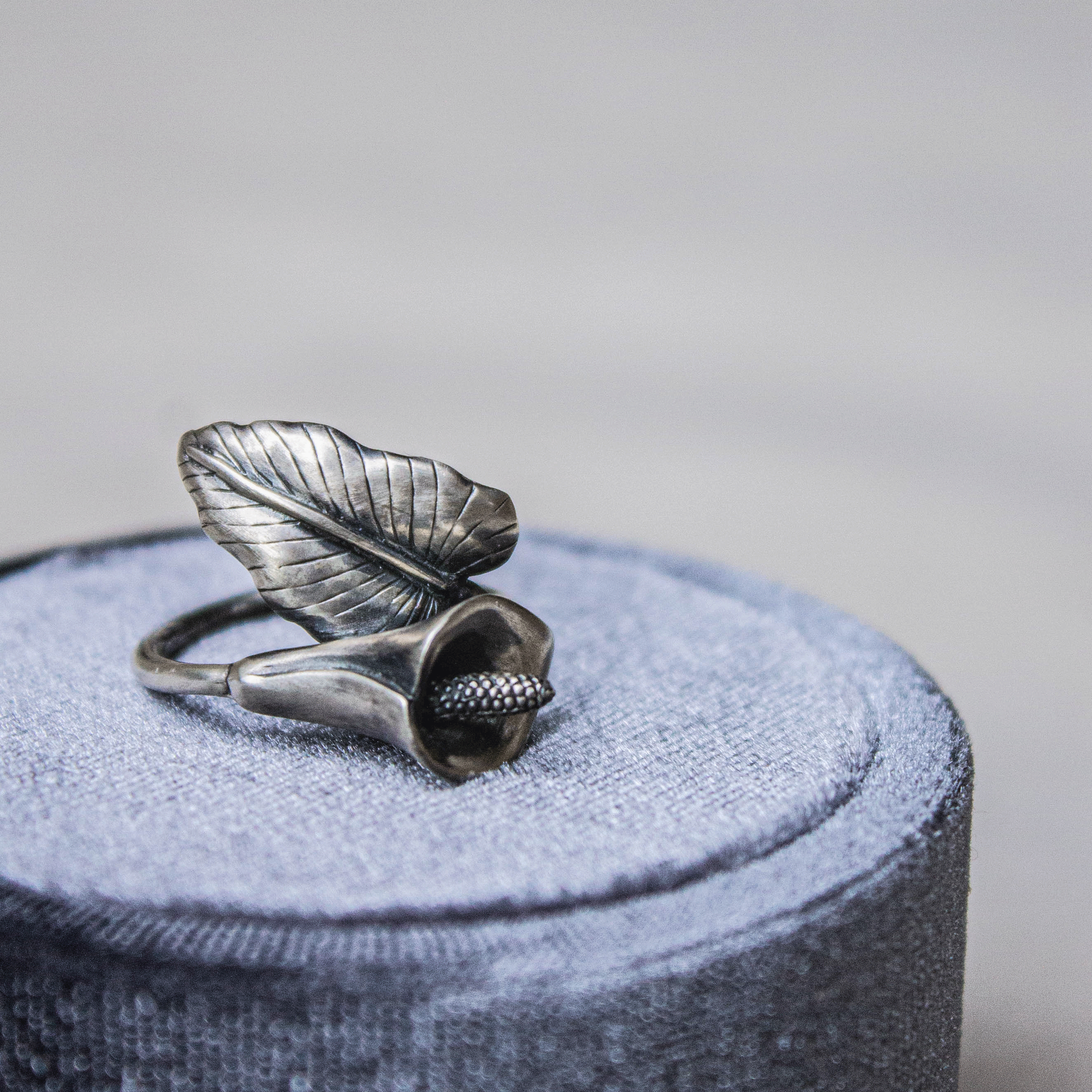 Anillo Flor de Cala envejecido